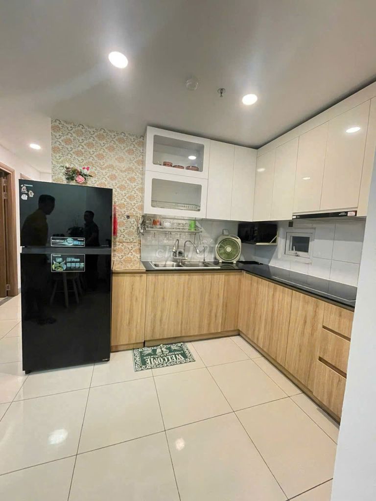 Phú Thạnh building rents three bedrooms with ten million rents a month.