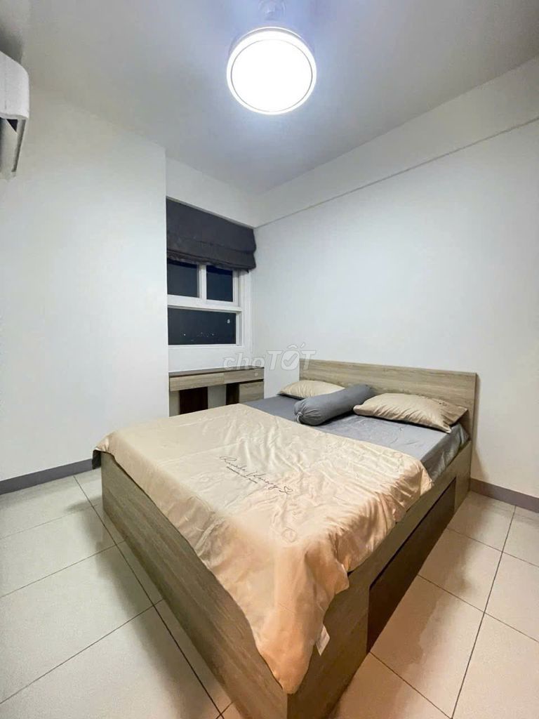 Phú Thạnh building rents three bedrooms with ten million rents a month.