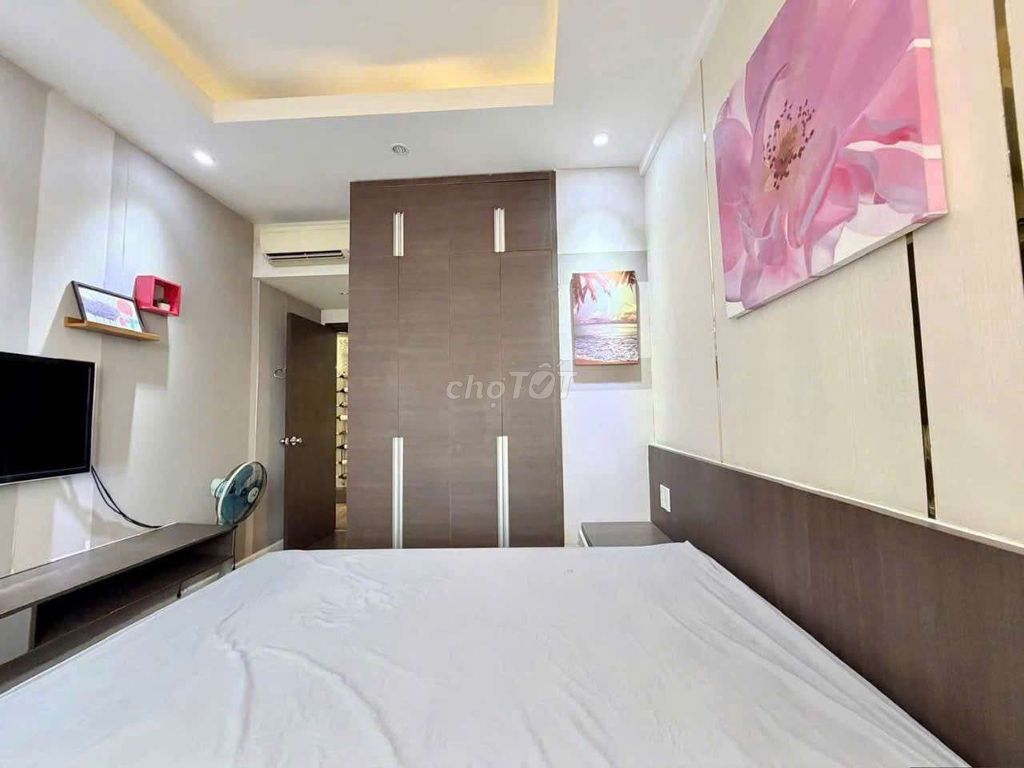 Two bedrooms. 73m2 real Novaland The Botanica airport.