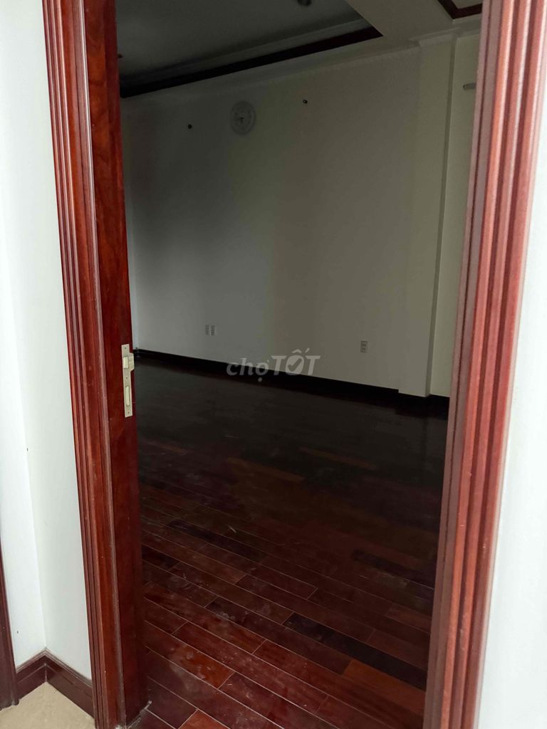 Rent a villa in District 10