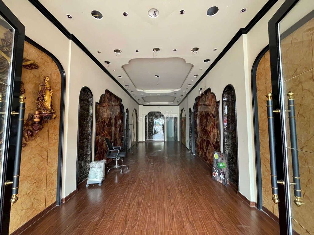 Four X25s. Four stories. Nguyễn Văn Lượng front near st lotte