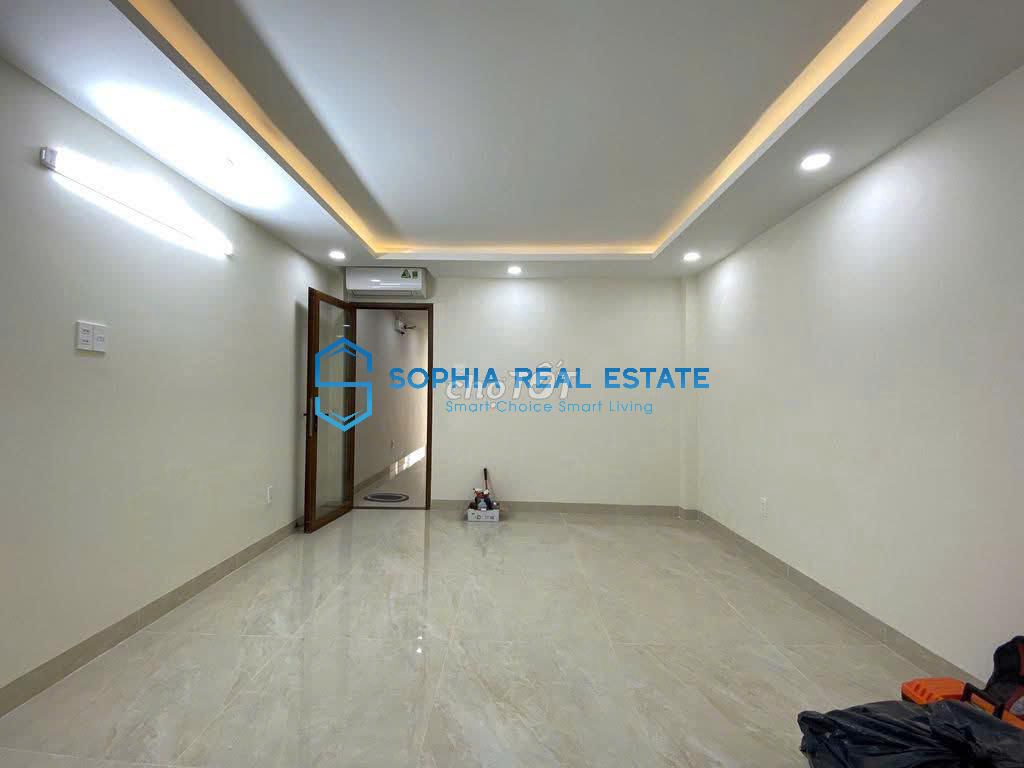 Cao Đức Lân front house.