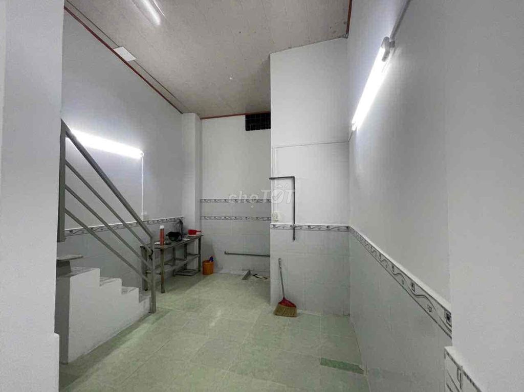 Rent Thạch Lam -5 m x 10 meters - 2 bedroom - 2 toilets - 1 air conditioning