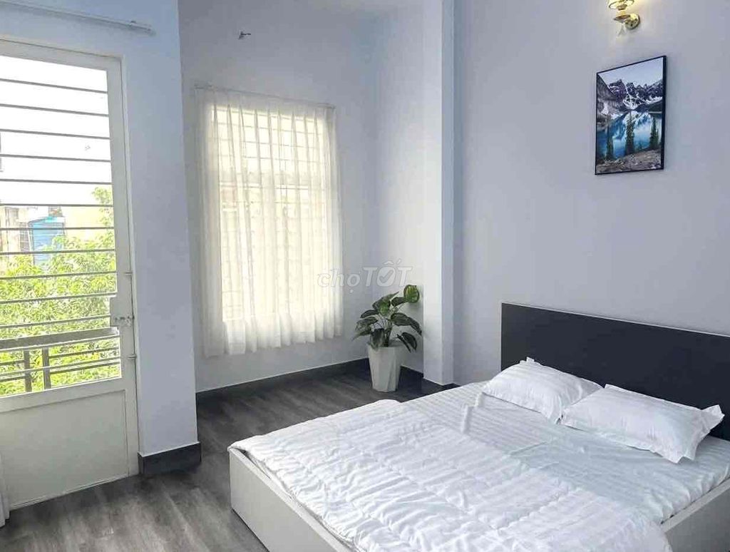 6 meters of cars to the door, 3 stories - an intelligent 5