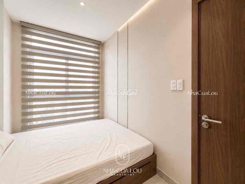The apartment is a clear balcony bedroom. It's a full Lý Chính Thắng interior.