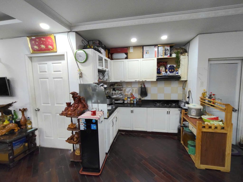 Rent Republic Plaza, Tân Bình 100 meters, 2 bedrooms, 2 corner toilets