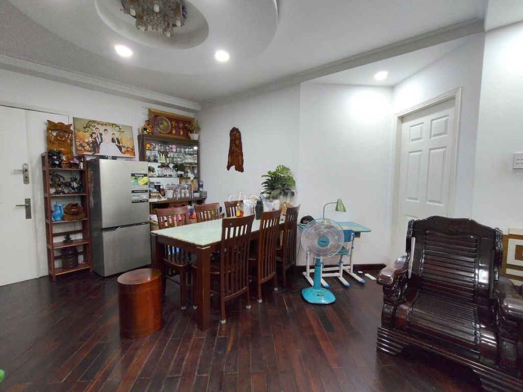 Rent Republic Plaza, Tân Bình 100 meters, 2 bedrooms, 2 corner toilets