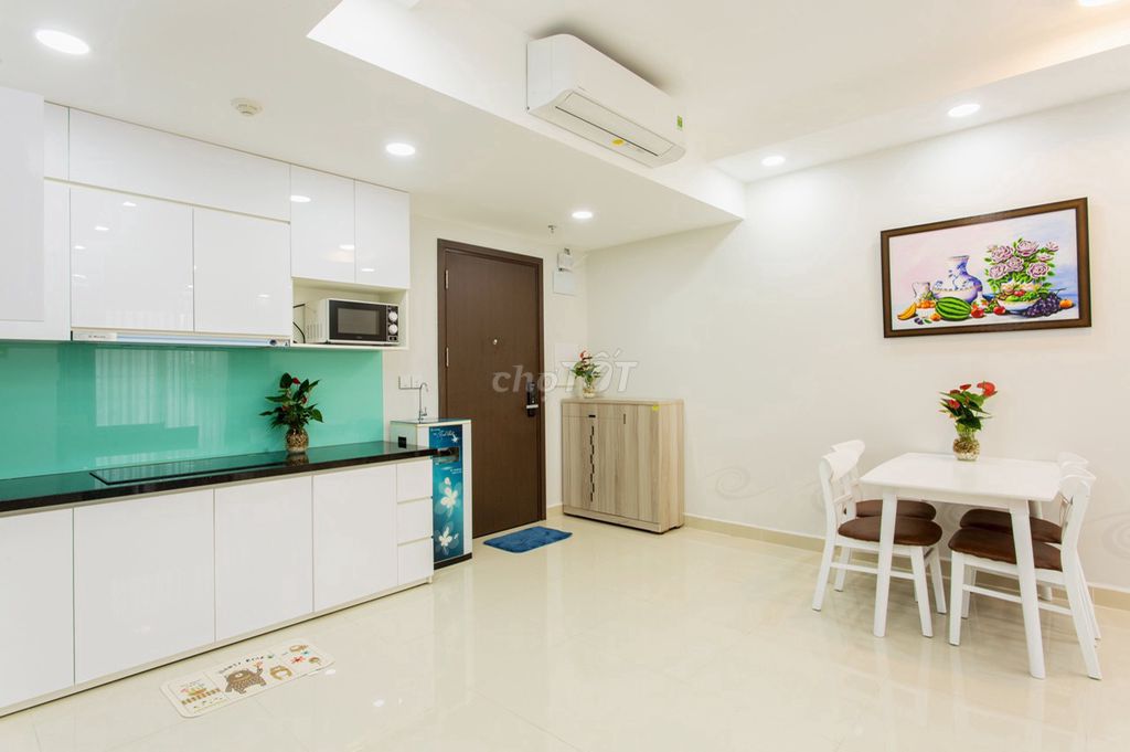 Rent Carillon 1, Tân Bình, 100 meters, 3 bedrooms, price: 14 million a month.
