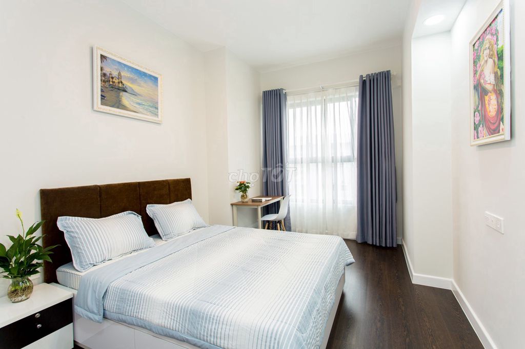 Rent Carillon 1, Tân Bình, 100 meters, 3 bedrooms, price: 14 million a month.