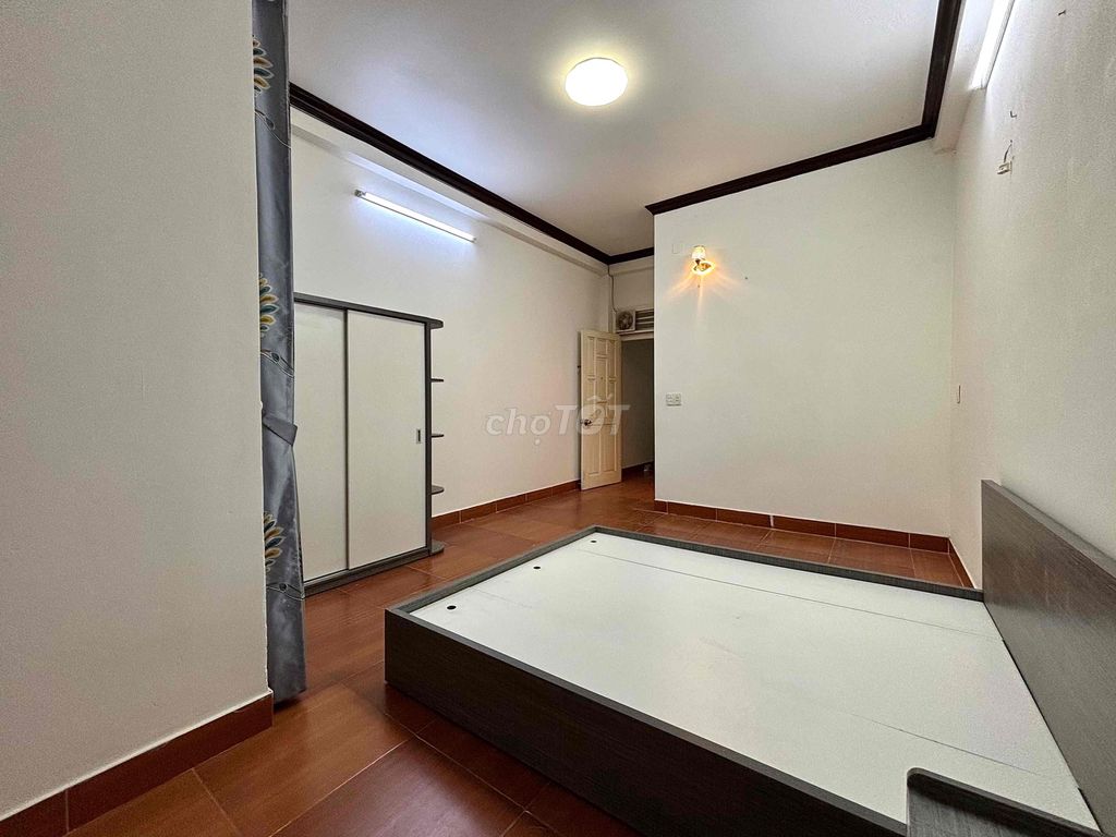 studio 35 M2 comfortable right down 3 east light, Nguyễn Ảnh Thủ