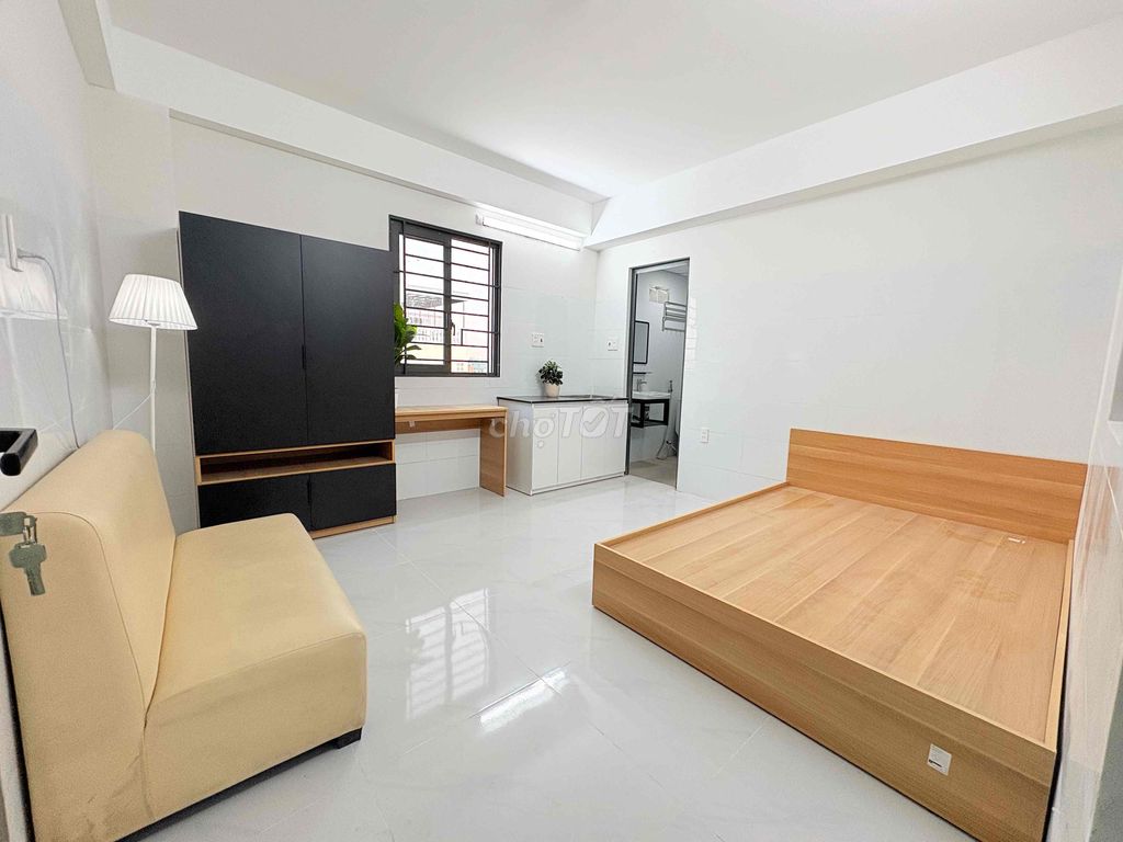 Please rent the Vườn Lài window balcony.