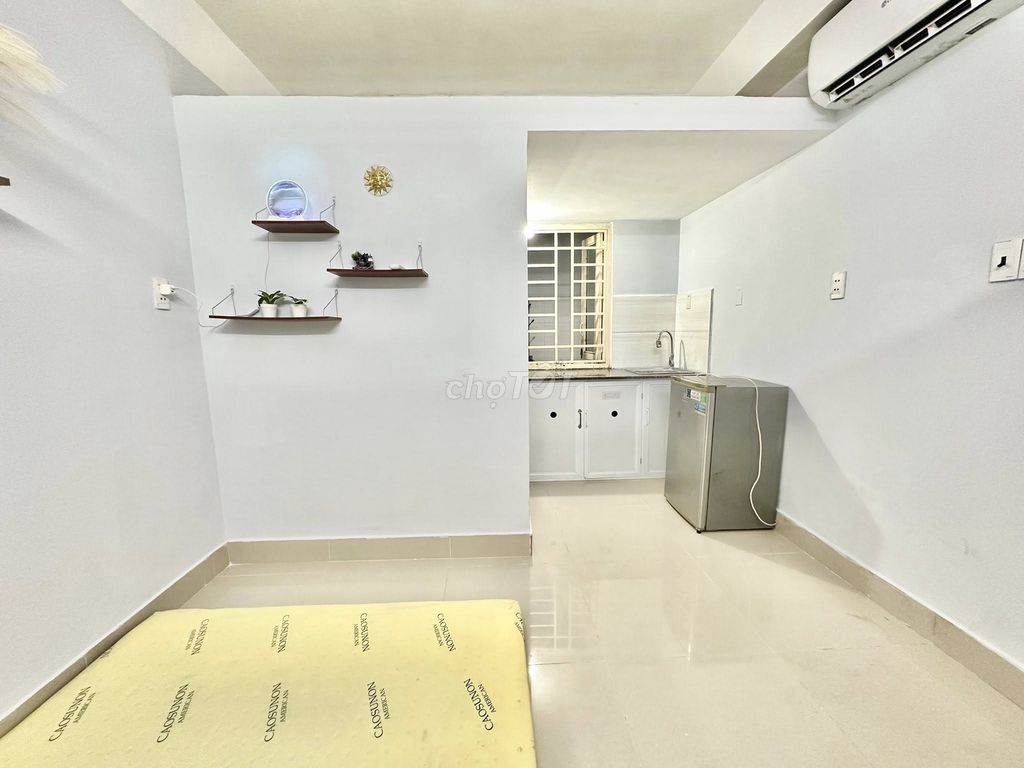 The little room is comfortable enough to be near Li Lang, the Minister's Field of Wentry.
