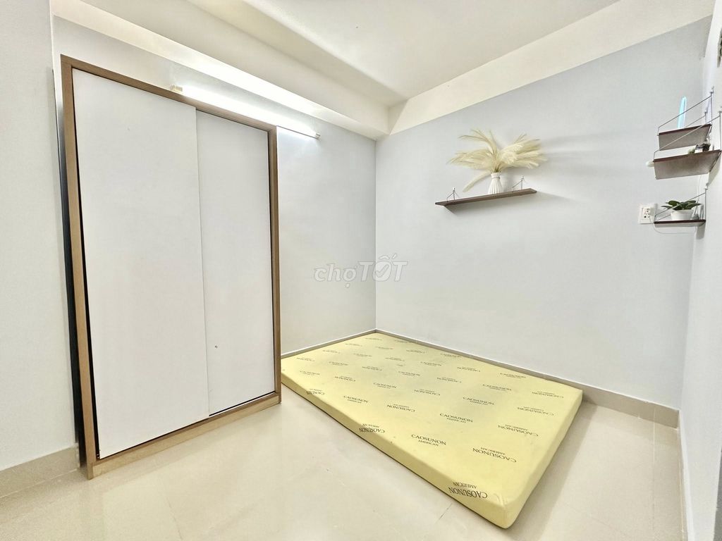 The little room is comfortable enough to be near Li Lang, the Minister's Field of Wentry.