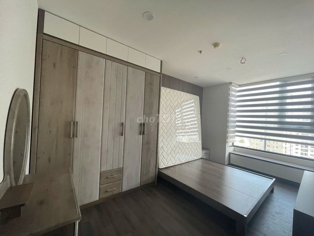 Three bedrooms on the corner of the Im81 pool to beauty. Just 23 million right away.