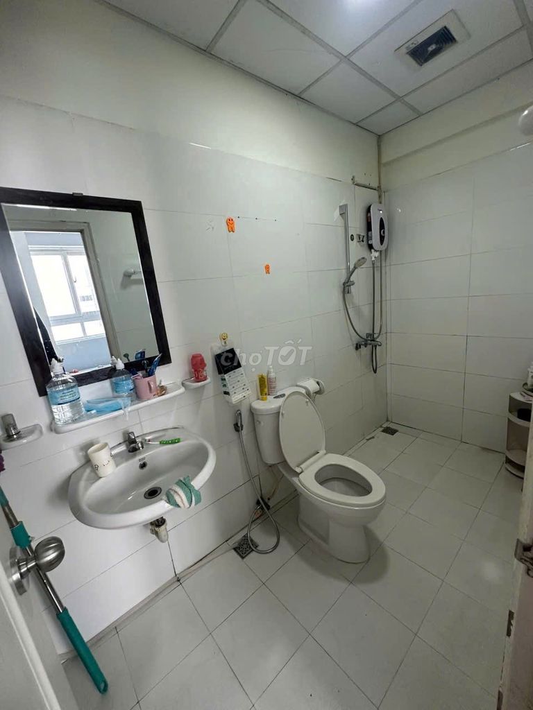 Renting three Sky Center Sky Center apartments at 18 million.