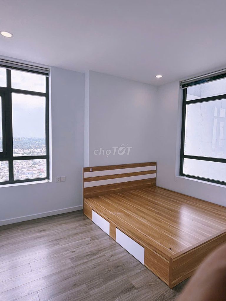 Rent Central Premium. 8–3 bedrooms 2 toilets. 17 million.
