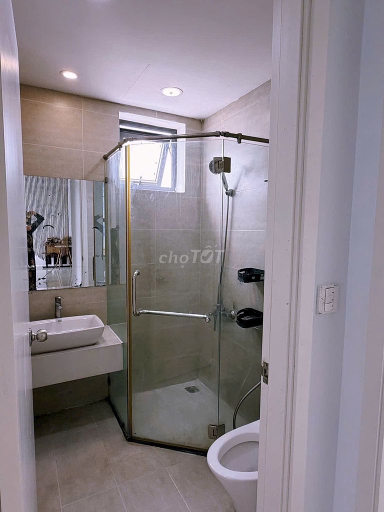 Rent Central Premium. 8–3 bedrooms 2 toilets. 17 million.