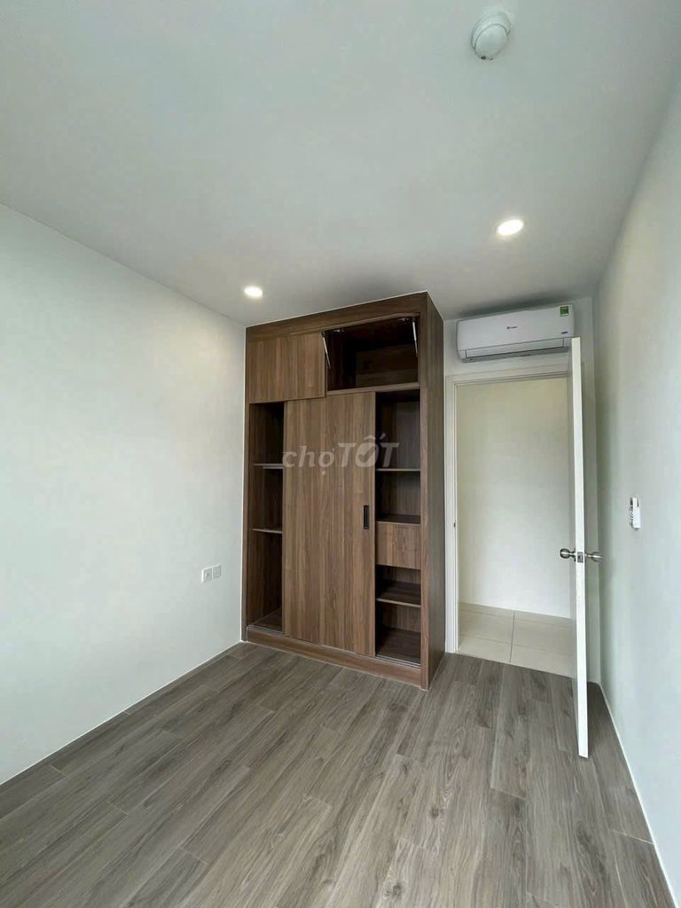 Rent Central Premium. 8–3 bedrooms 2 toilets. 17 million.