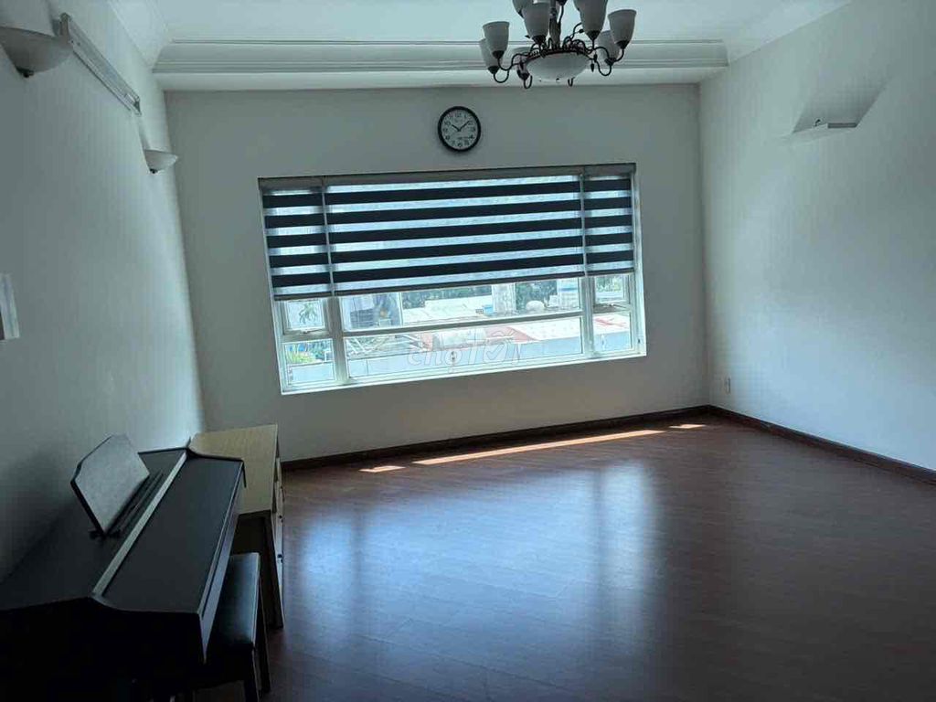 rent Cao ốc Phú Nhuận 145 m2 sat cv host Phú Nhuận