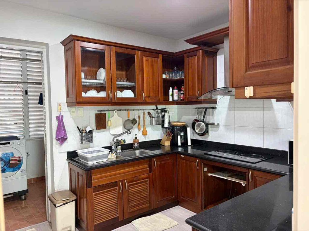 rent Cao ốc Phú Nhuận 145 m2 sat cv host Phú Nhuận
