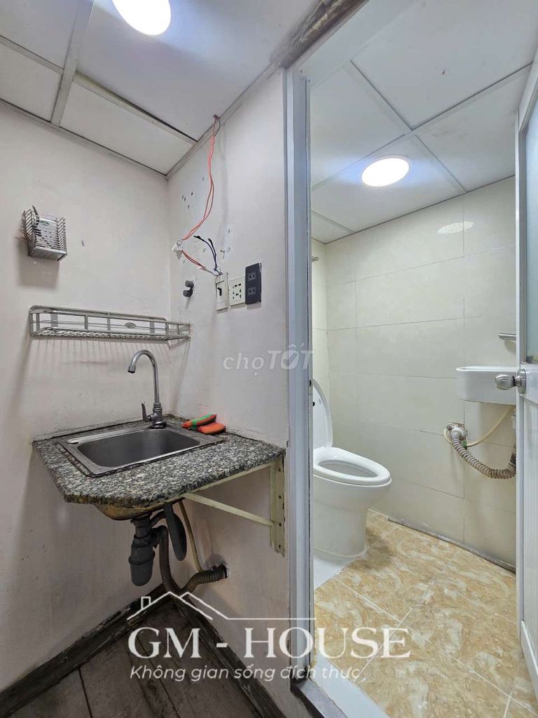 Two bedrooms, 50 meters, balcony, Cô Bắc District 1.