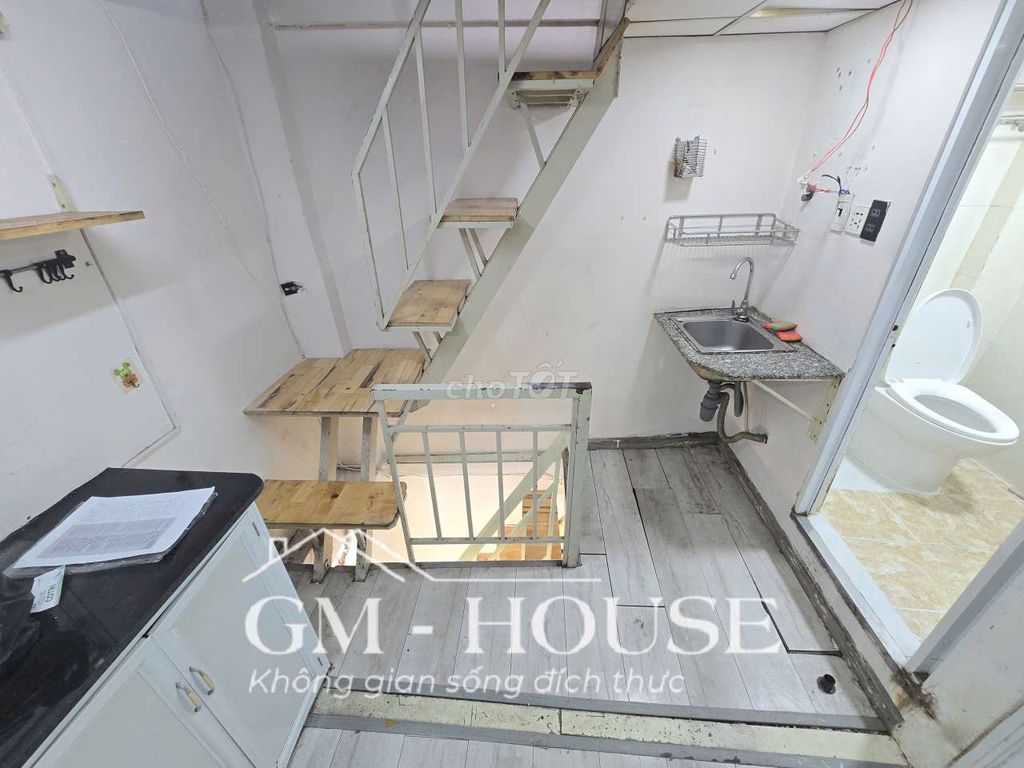 Two bedrooms, 50 meters, balcony, Cô Bắc District 1.