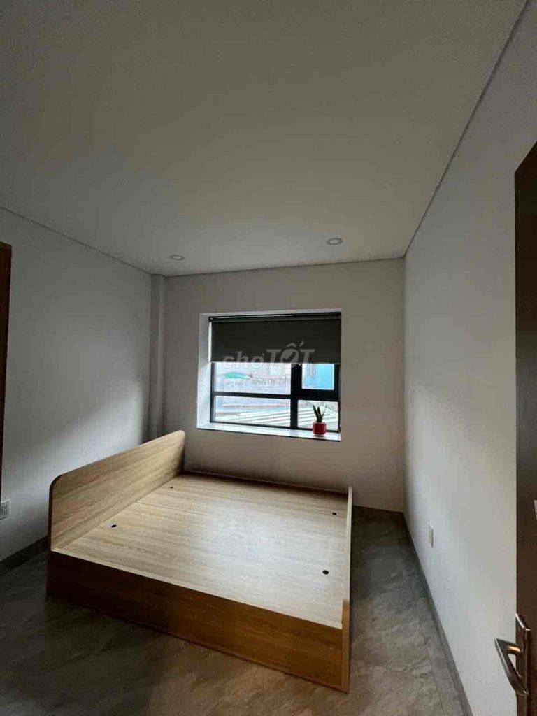 Two floors, clear security.