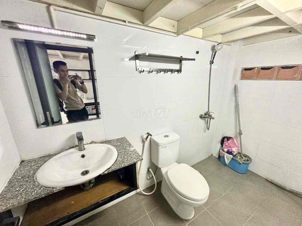 5 p Airport • Full Integrine • Cold closet • Wash machine • Free car