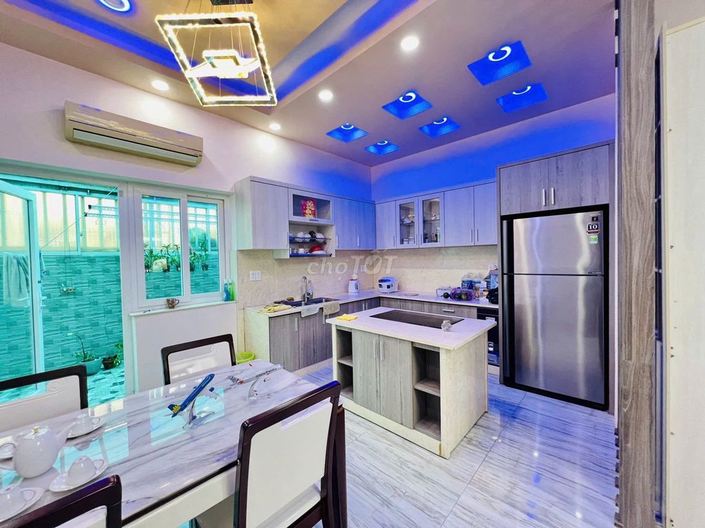 - Full furniture - move in immediately