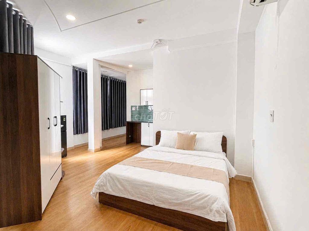 I'll have a kitchen room with a nice, open window in fifth.