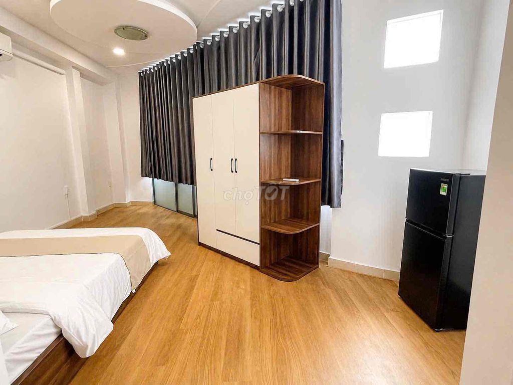 I'll have a kitchen room with a nice, open window in fifth.