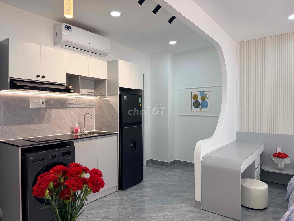 I want to rent a medical room with a dry-cleaning elevator at 10 million.