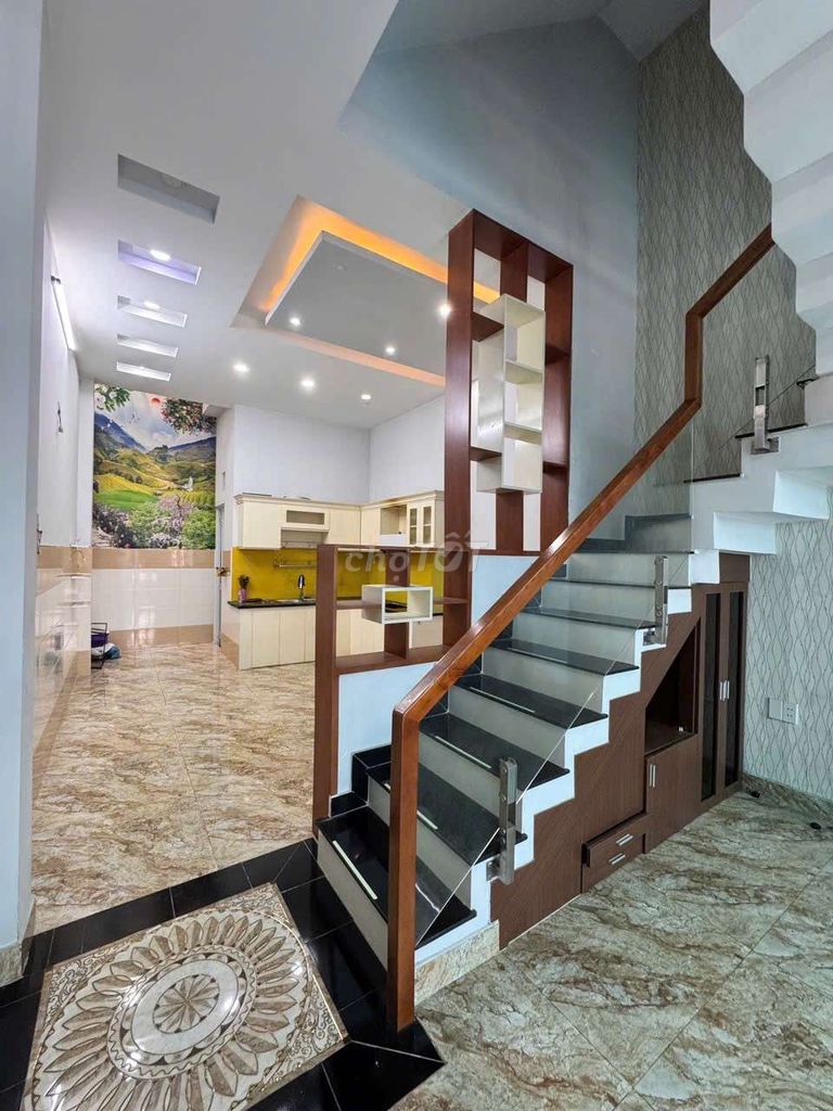 Master House Watts 4 x 18 2 3 floors 3 bedroom 4 o'clock