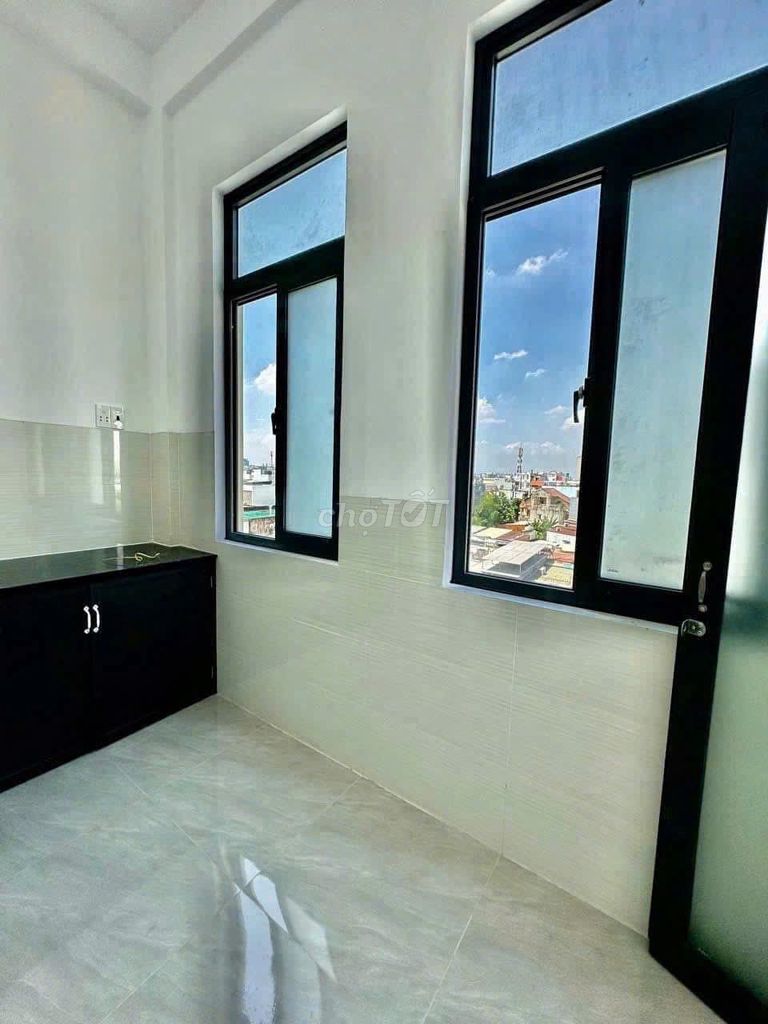 Phạm Văn Chiêu cheap hotel room - near Ho Chi Minh City City High