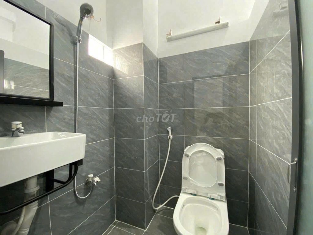 Phạm Văn Chiêu cheap hotel room - near Ho Chi Minh City City High