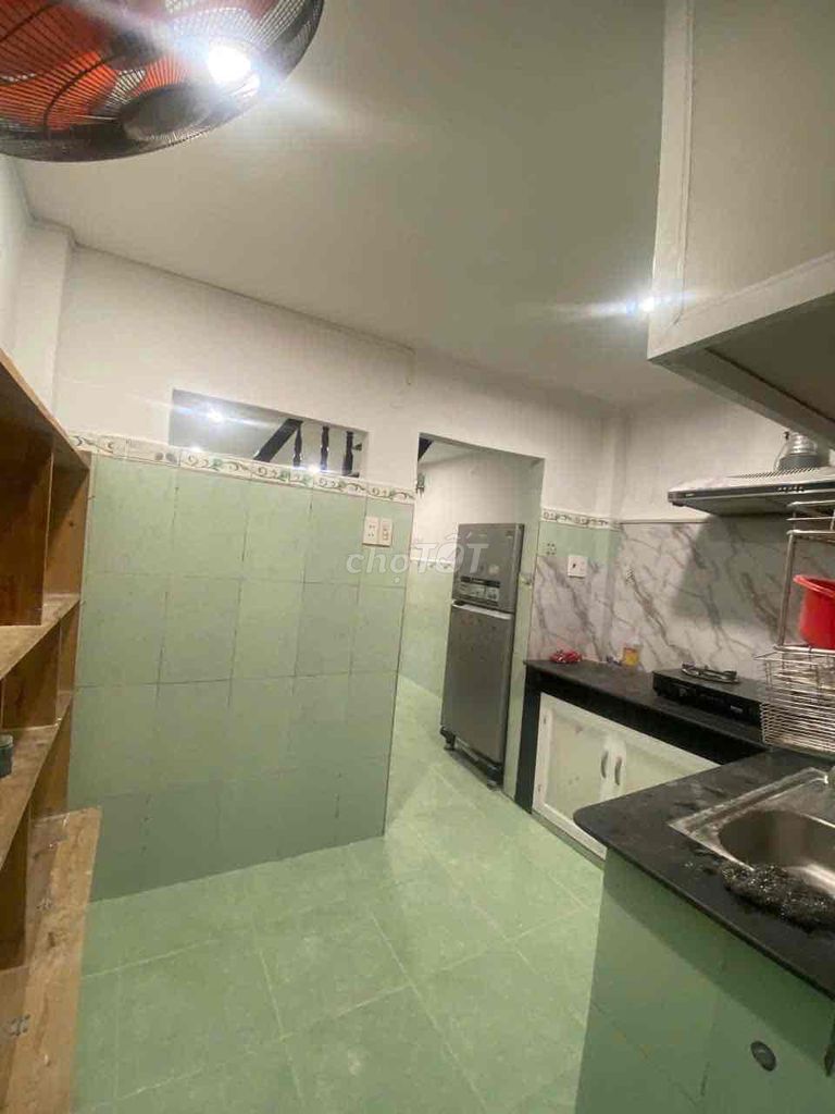 The furniture, 3 x 12th floor, 2nd floor bedroom, 2 toilets, 14 Gò Vấp violations.