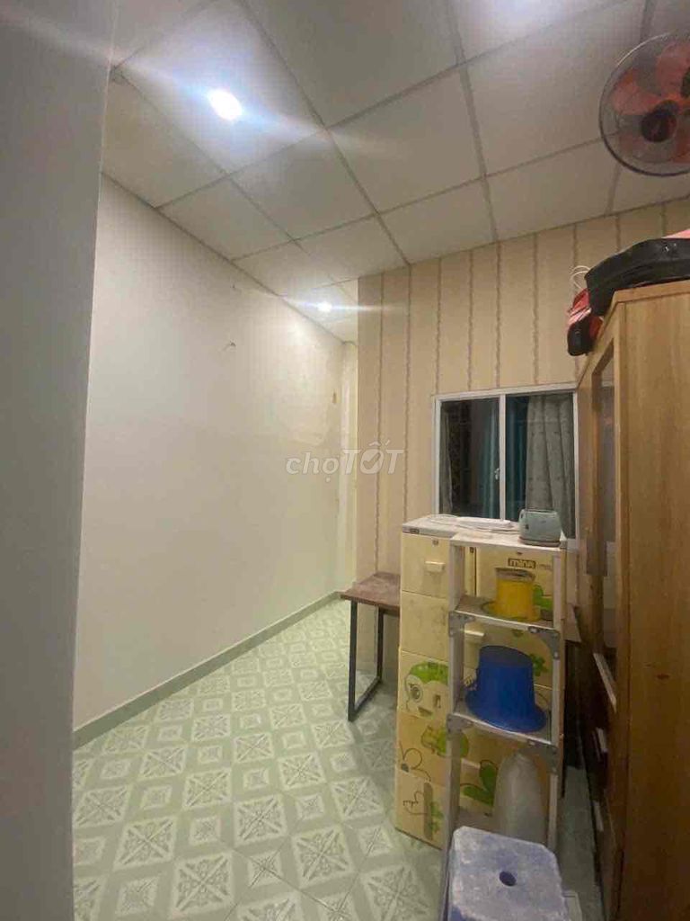 The furniture, 3 x 12th floor, 2nd floor bedroom, 2 toilets, 14 Gò Vấp violations.