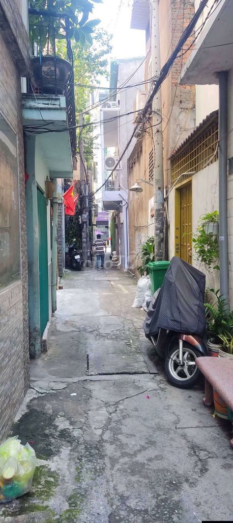 Three Lê Hồng Phong Bedrooms and Ngandani.