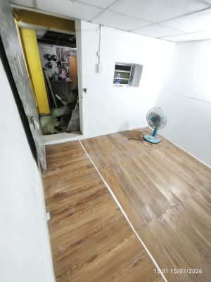 P Earth, kitchen, private toilet, market-size, market-side,
