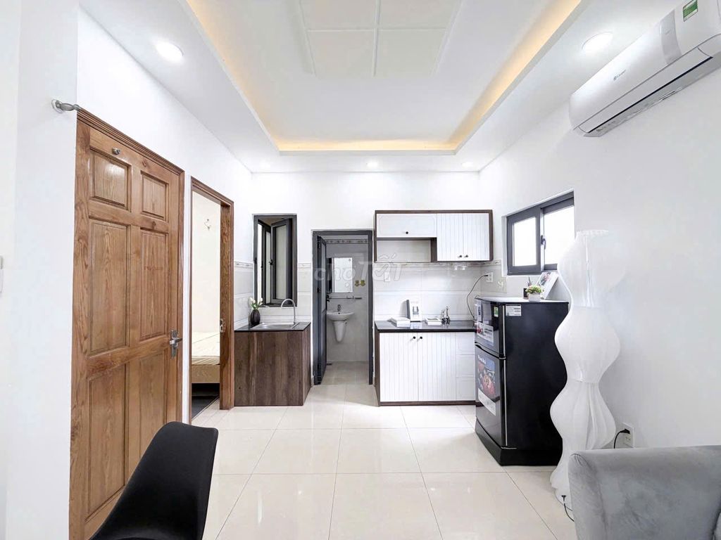 Bạch Đằng studio - closest to the latest painted sb - nice, comfortable position