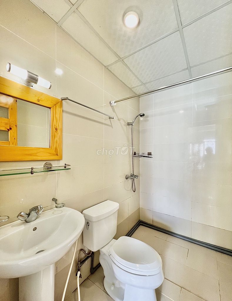 cool ballcony apartment 2’ to coopmart market