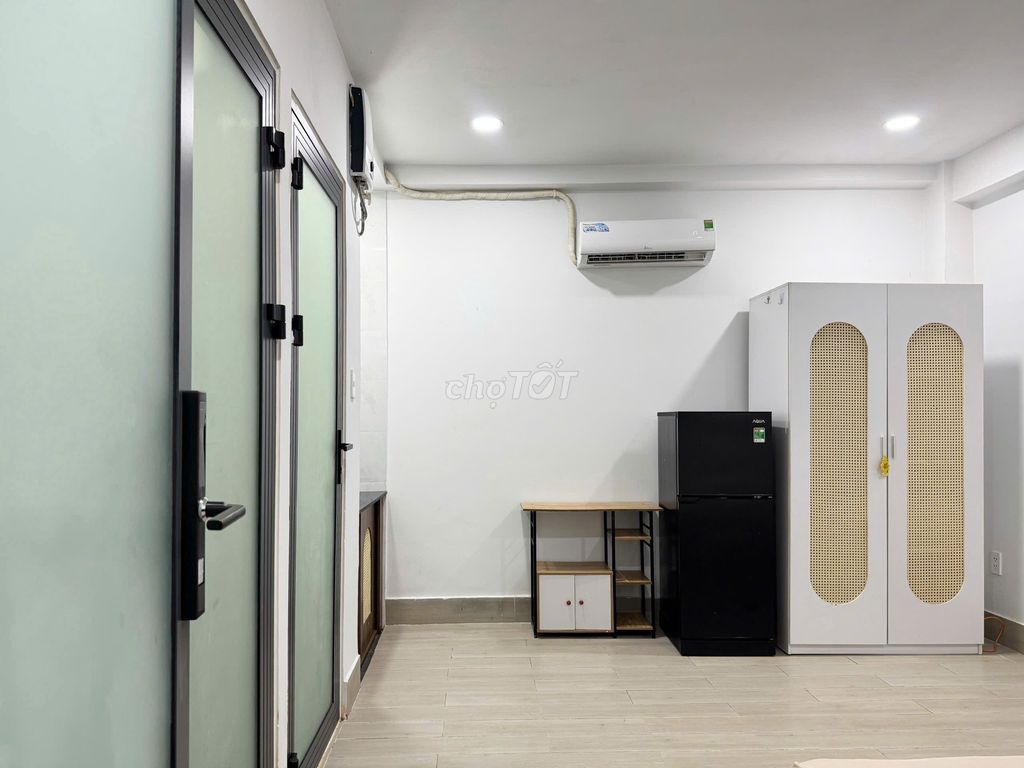 A Nguyễn Văn Lượng security kitchen.