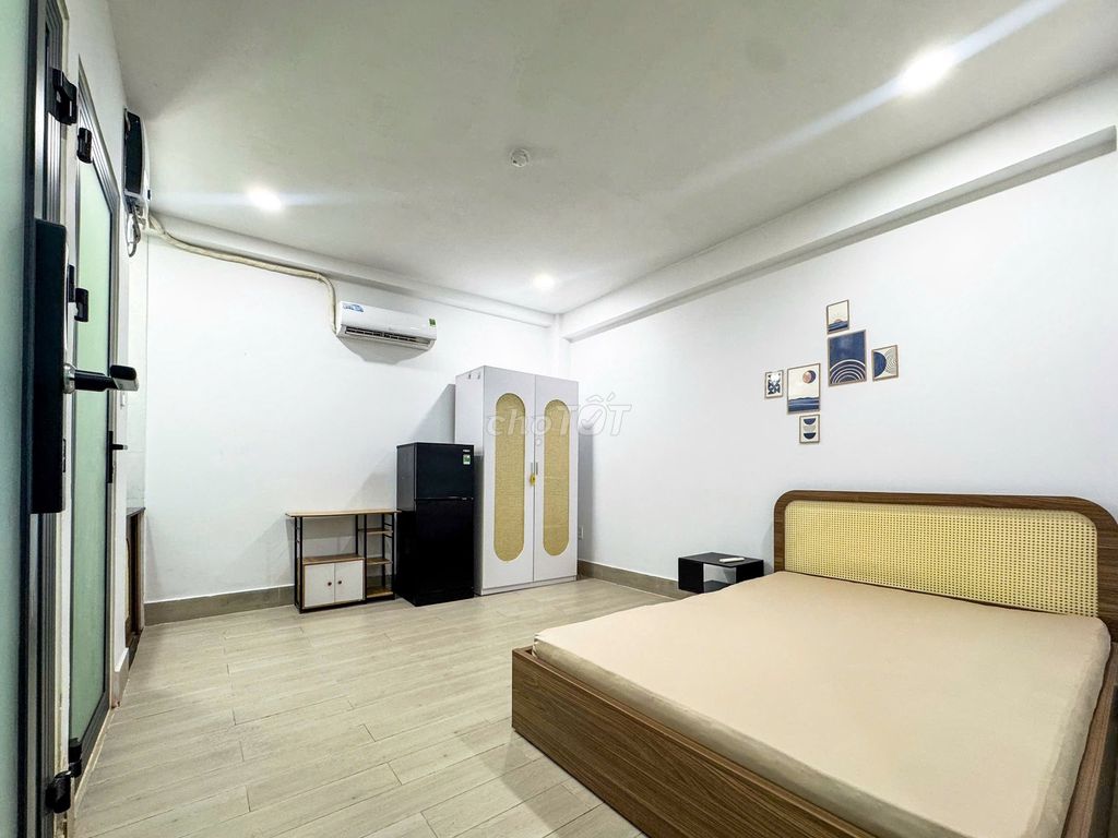A Nguyễn Văn Lượng security kitchen.