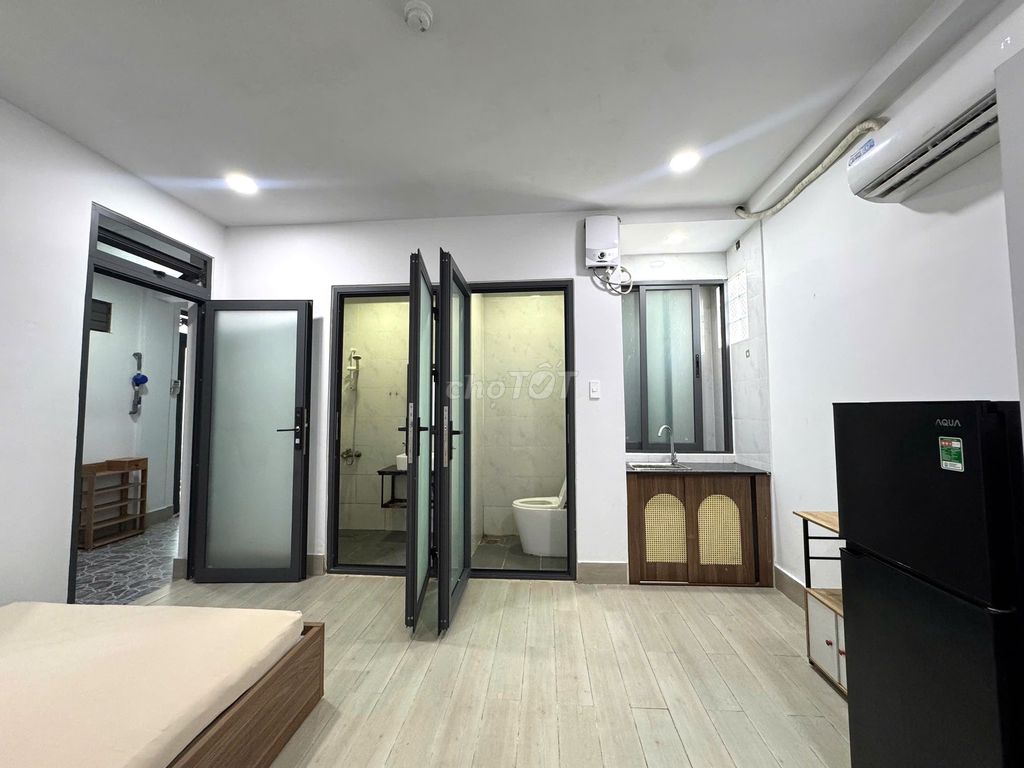 A Nguyễn Văn Lượng security kitchen.