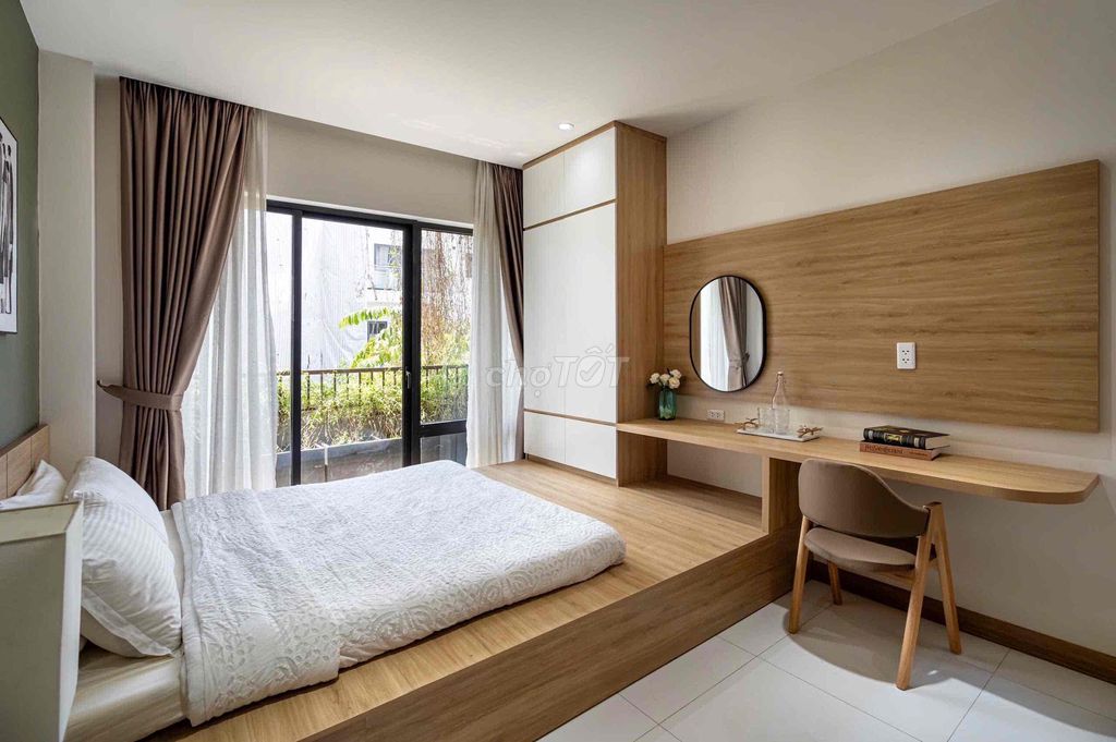 We'll rent a room with a front yard at Cát Lái District 2.