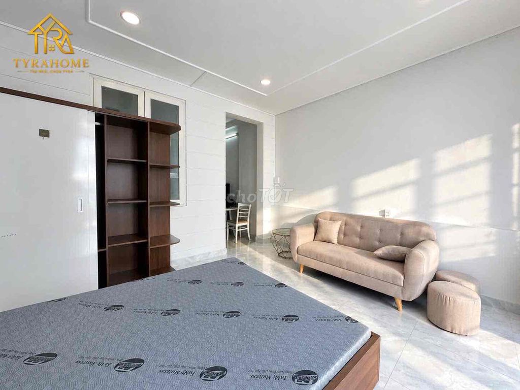 Rent the Royal Service apartment in Phan Xích Long