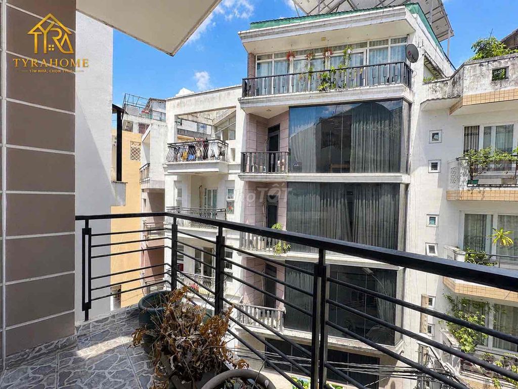 Rent the Royal Service apartment in Phan Xích Long