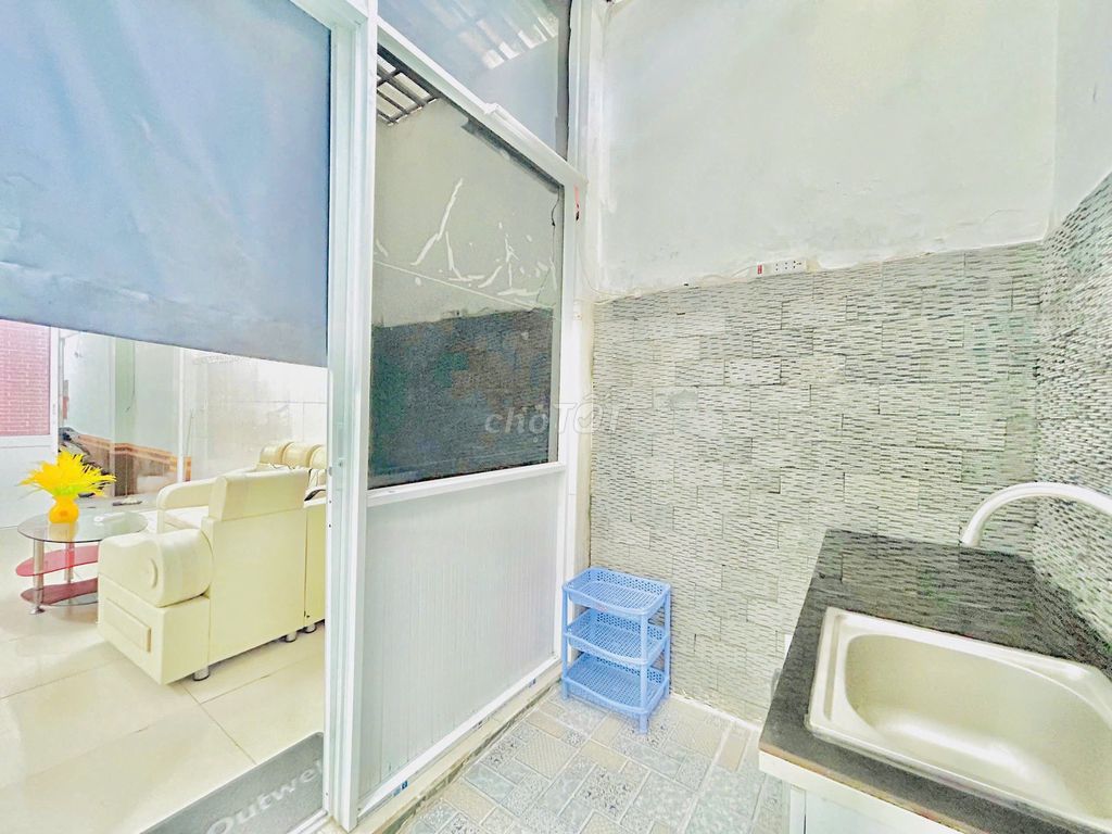 Only 3 P.T.E.L.D., a kitchen room, free holding the Phan Huy Ích.