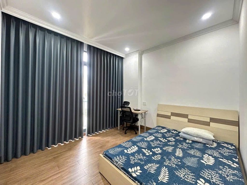 1/Phan Đình Phùng, Phú Nhuận 94 meters2, 2 bedrooms, 1.5 million a month.