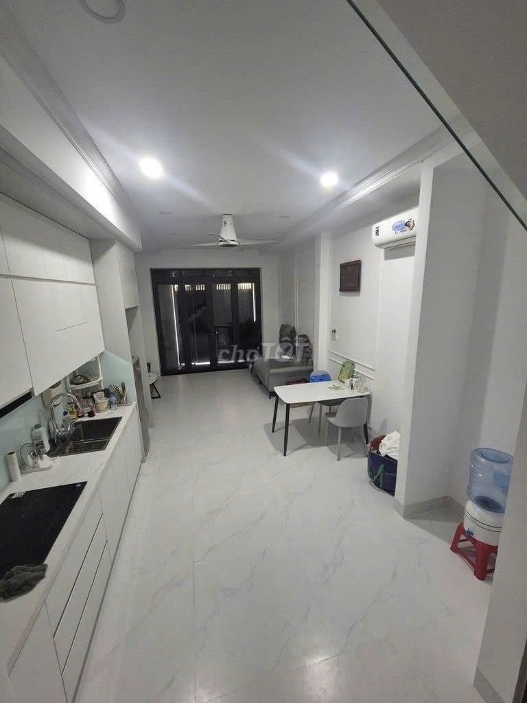 1/Phan Đình Phùng, Phú Nhuận 94 meters2, 2 bedrooms, 1.5 million a month.